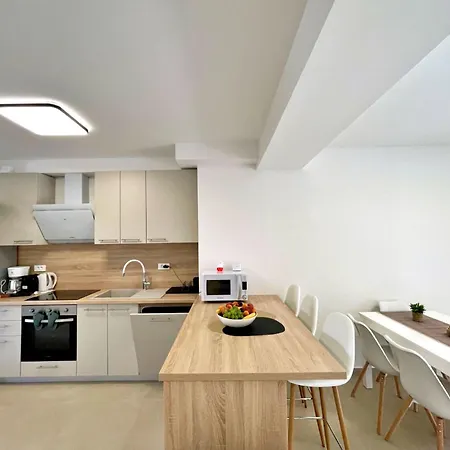 Apartment Bonum By Interhome Šilo